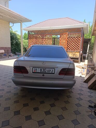Mercedes-Benz: Mercedes-Benz : 1998 г., 2.2 л, Механика, Бензин, Седан