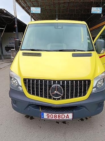 sprinter 2 2: Грузовой фургон Mercedes‑Benz Sprinter (желтый, фирменная оклейка — 8