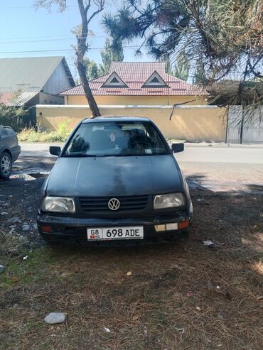 Volkswagen: Volkswagen Vento: 1994 г., 1.8 л, Механика, Бензин, Седан
