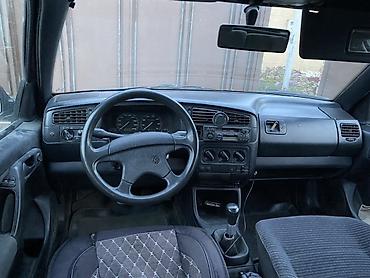 mazda 3: Volkswagen Golf: 1994 г., 1.6 л, Механика, Бензин, Хэтчбэк — 4