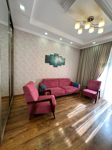 Uzunmüddətli kirayə mənzillər: Şəhərin tam mərkəzində, Sahil parkının yaxınlığında, Xaqani küçəsində — 12