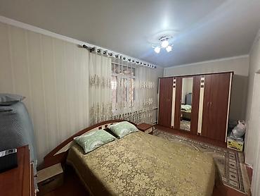 Продажа коттеджей и домов: --- 🏡 **Продается уютный и просторный дом в г. Бишкек, ул. Матыева 72 — 19