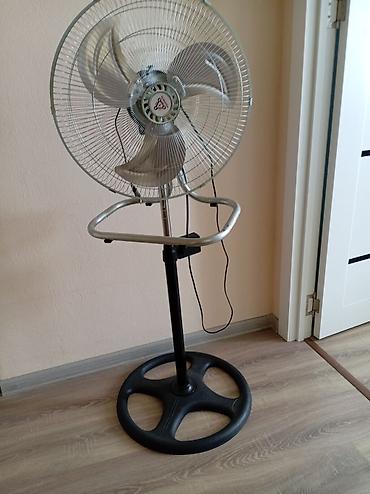 Dayaq tipli elektrik ventilyatoru Karobkası və istifasəçi təlimatı lalafo.az -da Dayaq tipli elektrik ventilyatoru Karobkası və istifasəçi təlimatı