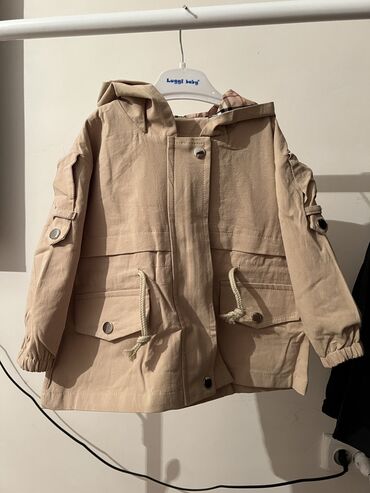 Шамалдан коргоочу жеңил курткалар: Шамалдан коргоочу жеңил куртка
