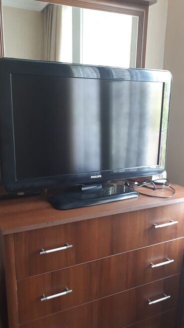 philips s890: İşlənmiş Televizor Philips 82" Ünvandan götürmə