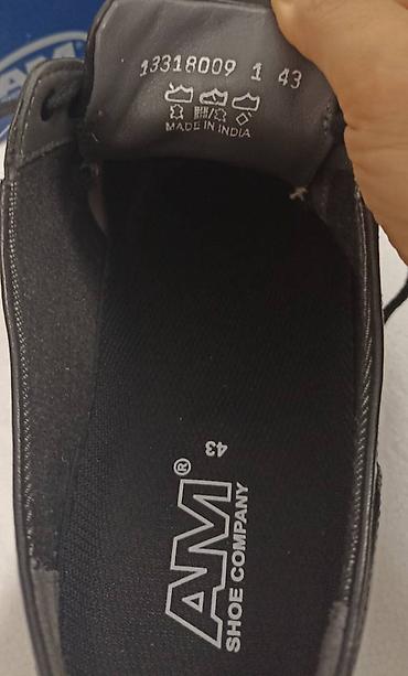 Cipele: Kožne crne cipele – broj 43,Cena: 4990 din (naznačeno na slici). - — 8