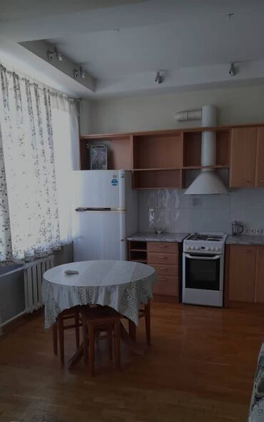 купить квартиру в новом доме бишкек: 4 комнаты, 87 м², Сталинка, 3 этаж