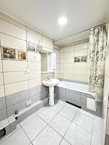 Продажа квартир: Продаётся полноценная 3-комнатная квартира 📍 Район: Джал 🏢 Этаж — 3