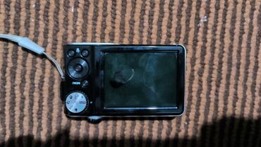 poco m5 pro: Продая Фотоаппарат Samsung pl100 на экране есть почернение иза трещины