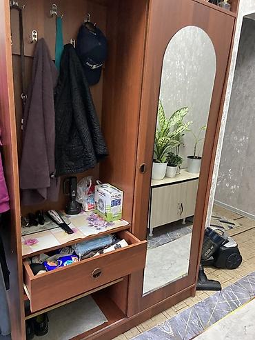 полки мебель: Гарнитур для прихожей, Б/у, Комод, Зеркало, ДСП, цвет - Коричневый — 3