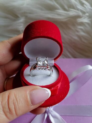 Prstenje: Cena 1300din — 12