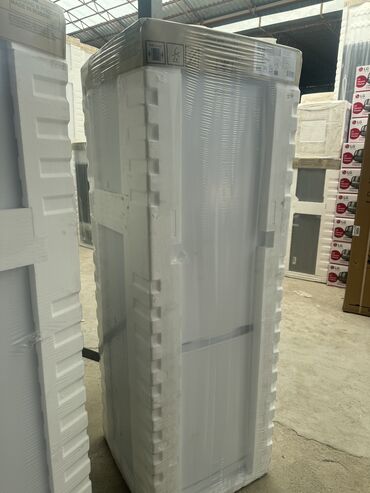 Холодильники: Холодильник Indesit, Новый, Двухкамерный, De frost (капельный), 60 * 185 * 60 — 9