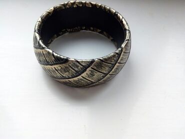 medaljoni na otvaranje nakit: Bangle