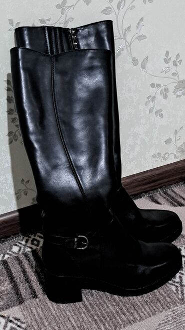 обувь рабочий: Женские высокие сапоги из чёрной кожи. - Материал верха: натуральная