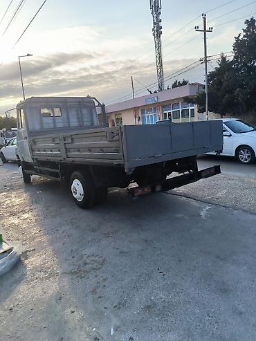 oturacaqlar maşın: Yük maşını üçün kabina və mühərrik hissəsi təqdim olunur. Şəkillərdə — 8