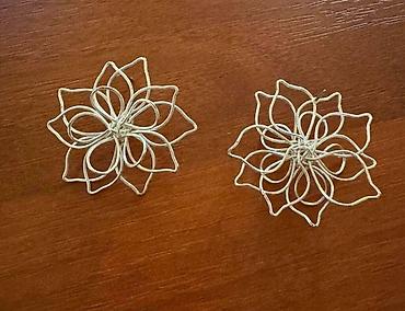 Серьги: Серьги Г гвоздики в форме воздушного цветка из тонкой проволоки — 5