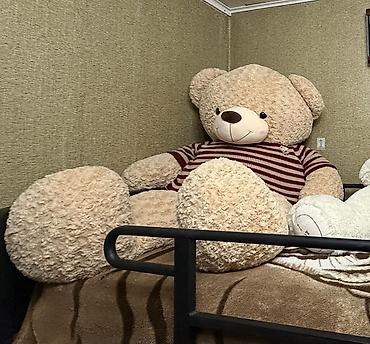 Большой плюшевый мишка-гигант. - Рост: ориентировочно 160–180 см