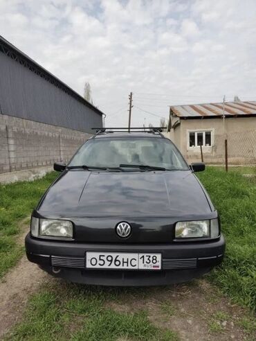 жёлтая машина: Volkswagen Passat: 1992 г., 1.8 л, Механика, Бензин, Универсал