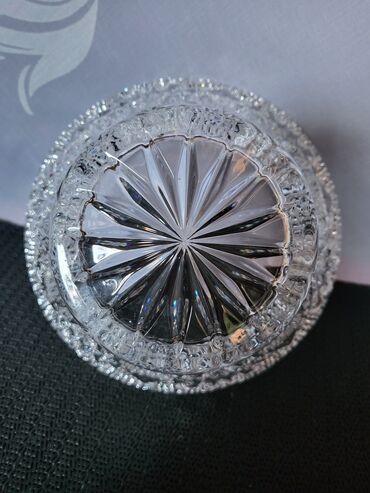 Činije: Cinija,bombonijera nova kristalna iz 70ih. Nova cinija,sve na njoj — 11