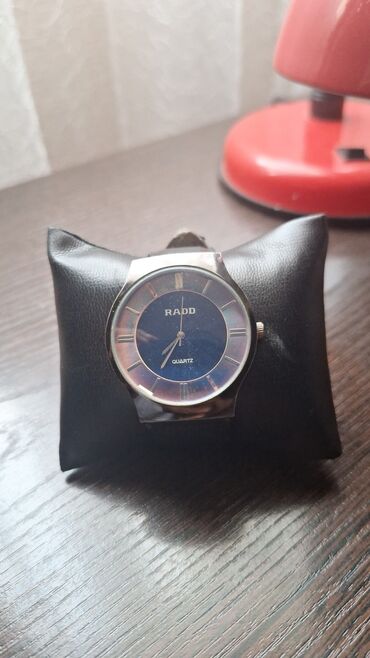 часы женские: Продаю двое часов за 1500 сом !!! Характеристика: Часы Rado quartz