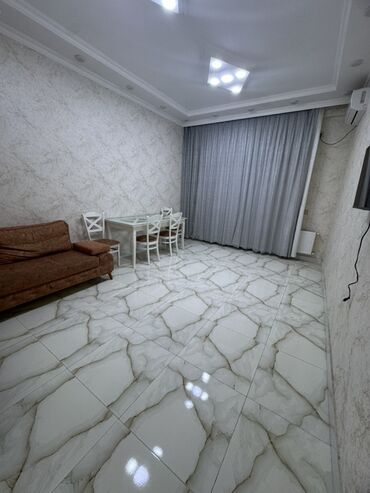 Uzunmüddətli kirayə mənzillər: Şəhər mənzili – geniş və işıqlı - Plan: ayrı qonaq otağı və yataq — 34