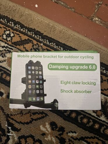 Velosiped sürmək üçün nəzərdə tutulmuş mobil telefon braketi. Bu