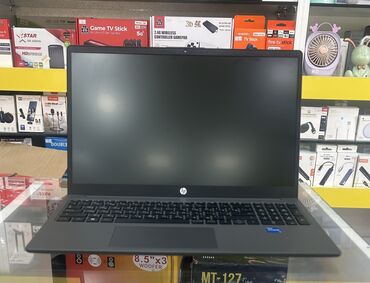 HP: HP 15.6 ", Intel Core i5, 256 GB