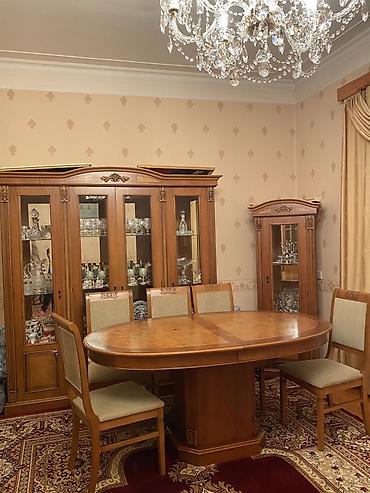 tək stol: Klassik üslubda tam yemək otağı garnituru Dəst tərkibi: - Oval — 1