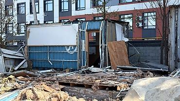 Контейнерлер: 6-метровый кусок от морского 40- тонника длина 6 ширина высота 2,90 — 2