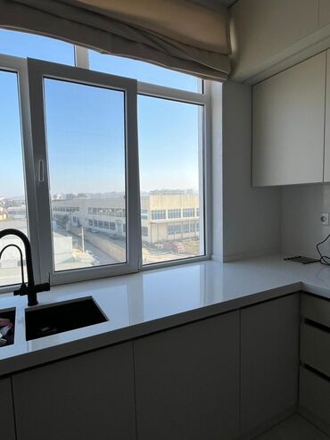 Uzunmüddətli kirayə mənzillər: Müasir dizaynda tam mebel və texnika ilə təchiz olunmuş 2 otaqlı — 18