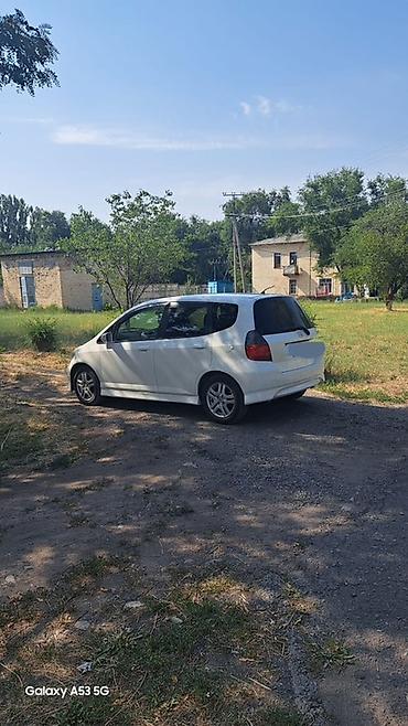 mazda 323 2003: Honda Fit: 2004 г., 1.3 л, Вариатор, Бензин, Хэтчбэк — 1