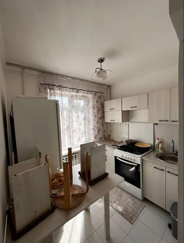 квартиры в бишкеке в районе политеха: 1 комната, Собственник, Без подселения, С мебелью частично