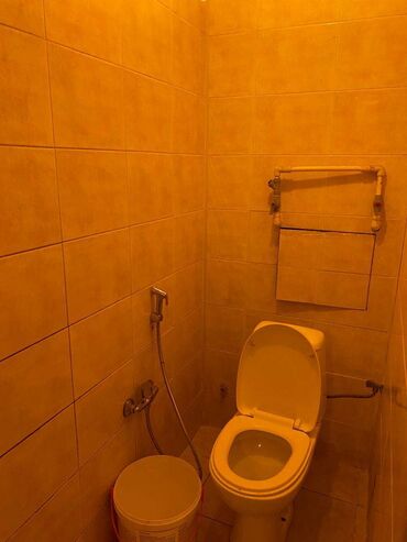 Mağazalar: Razində İcra hakimiyətinin yaxınlığı 5 mərtəbəli binanın 1 ci — 16