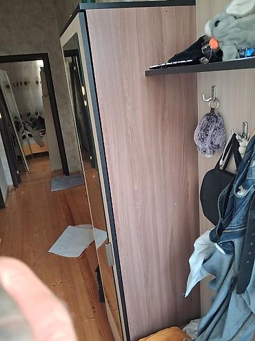 skaf satilir: Dəhliz üçün giriş mebeli – paltar dolabı və asılqan bölməsi - Rəng və — 1