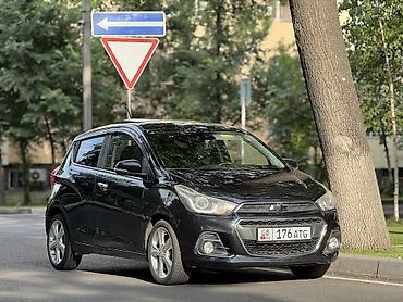 spark 1: Chevrolet Spark: 2016 г., 1 л, Автомат, Бензин, Хэтчбэк — 2