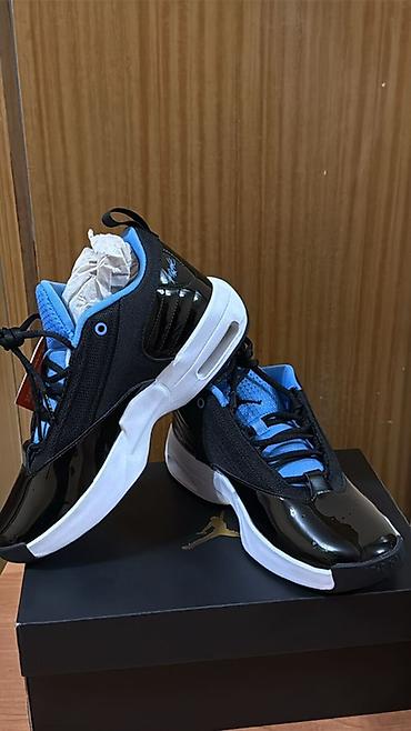 Кроссовки и спортивная обувь: Nike Jordan Max Aura 6. Заказал за 17500. В магазине такие стоят 200 — 3