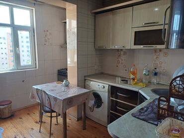 Köhnə tikili: Bakı, Bakıxanov qəs., 1 otaqlı, Köhnə tikili, m. Neftçilər, 39 kv. m — 4