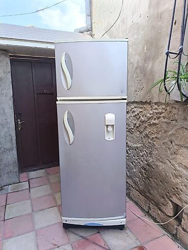 Soyuducular: İki qapılı soyuducu - Üst kamera: dondurucu bölmə, 2 rəfli - Alt — 1