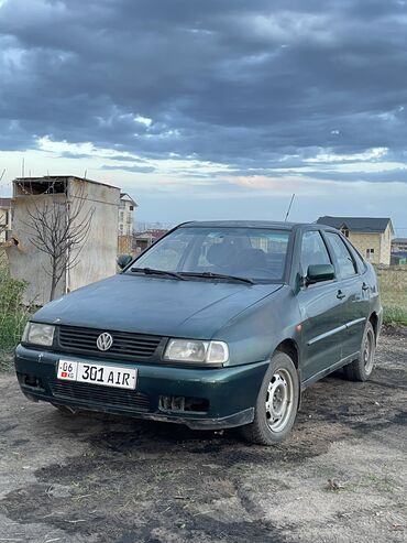 фольксваген поло 1997: Volkswagen Polo: 1997 г., 1.6 л, Механика, Бензин, Седан