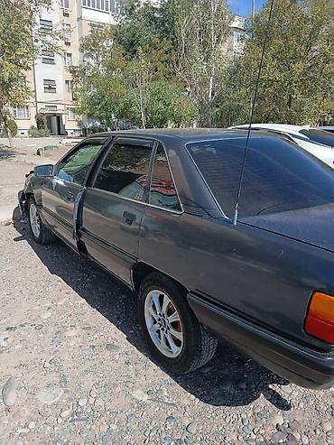 Audi 100: 1990 г., 2 л, Механика, Бензин, Седан