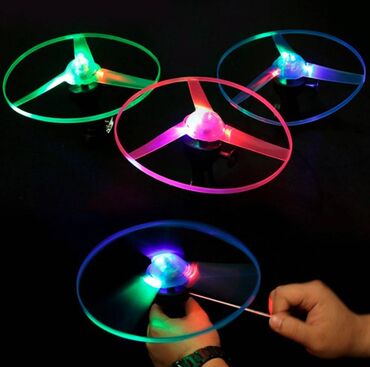 Igračke: Nov svetleći leteći disk. Ima tri LED boje crvena, zelena i plava — 9