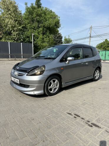 продаю авто в рассрочку фит: Honda Fit: 2005 г., 1.3 л, Вариатор, Бензин, Седан