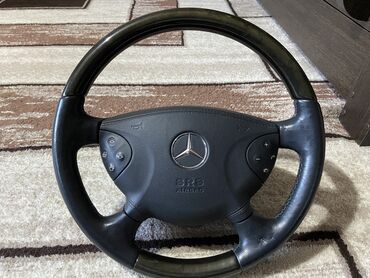 чехол авто салон: Продаю руль на Mercedes W211, в сборе, аирбаг со строчкой. На дереве