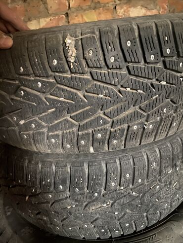купить зимние шины в бишкеке: Шины 225 / 55 / R 17, Зимняя шипованная, Б/у, Комплект