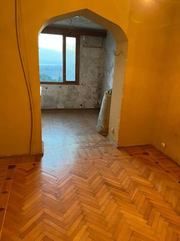 Köhnə tikili: Bakı, 4 otaqlı, Köhnə tikili, m. Xalqlar Dostluğu, 105 kv. m — 7