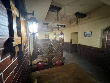 Restoran, kafelər: Obyekt 120 kvadratdır düzgün işlək yerdi. Hər bir əsyası və avadanlığı — 2