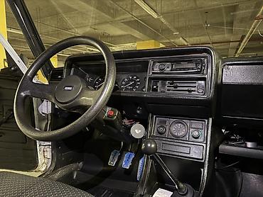polkalı disk: VAZ 2107 “Classic” sedan - Kuzov: 4 qapılı, ağ rəng, sadə və düz — 5