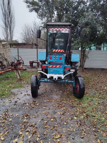 Traktorlar: T 28 butun aqreqatlari ile satilir. Tek tekde satilir Mala Lapet — 2