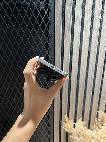 j 7: Samsung Galaxy S25 Ultra, Б/у, 256 ГБ, цвет - Серый, В рассрочку, 1 SIM, eSIM — 4