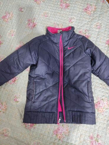 куртка найк плюшевая: Nike оригинал Курта для девочки размер 8-12 лет. Весна осень хорошего